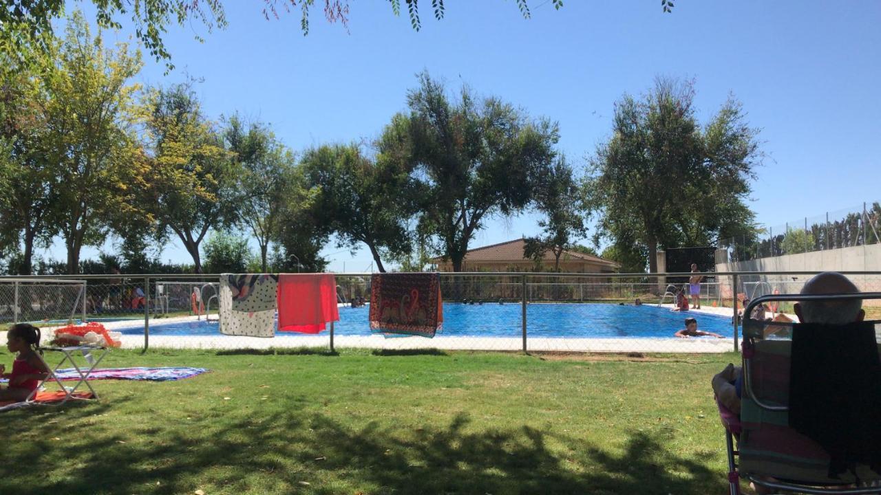 Design & Art, Patio With Orange Tree, Near Seville Carrion de Los Cespedes 外观 照片