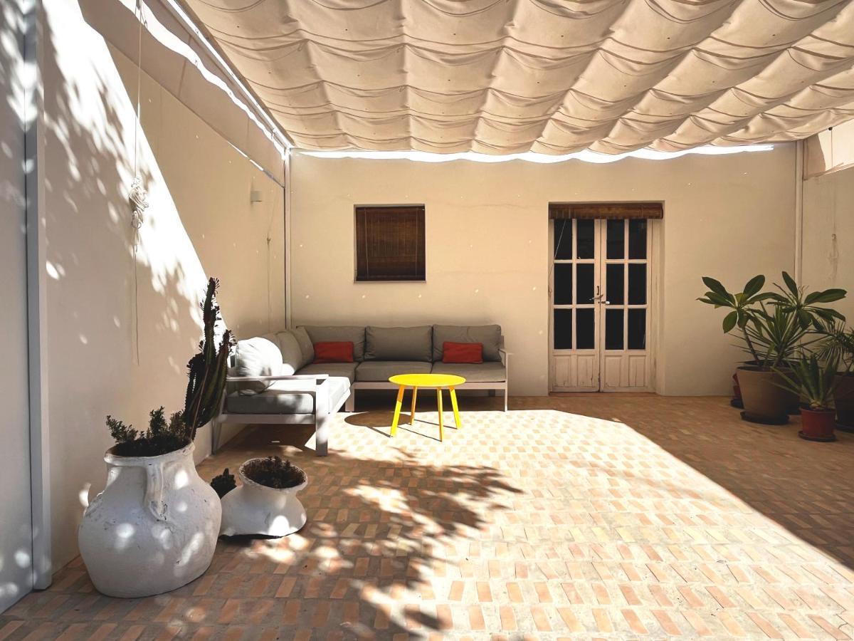 Design & Art, Patio With Orange Tree, Near Seville Carrion de Los Cespedes 外观 照片