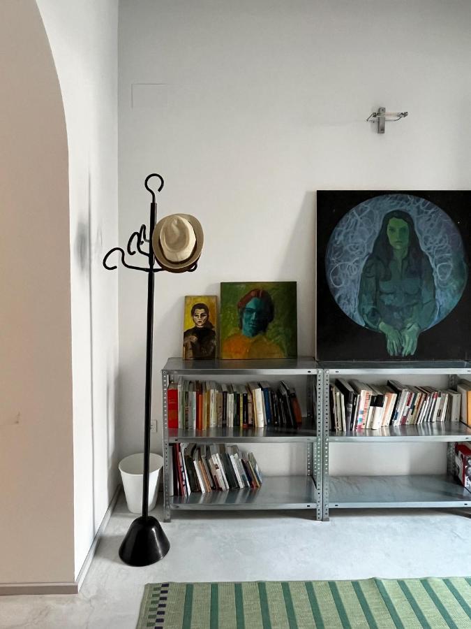 Design & Art, Patio With Orange Tree, Near Seville Carrion de Los Cespedes 外观 照片