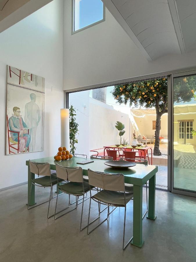Design & Art, Patio With Orange Tree, Near Seville Carrion de Los Cespedes 外观 照片