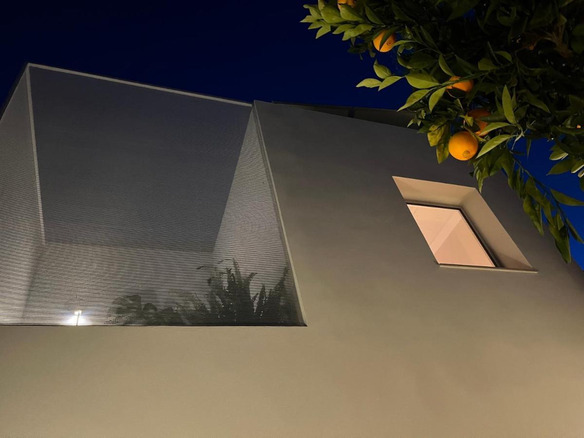 Design & Art, Patio With Orange Tree, Near Seville Carrion de Los Cespedes 外观 照片